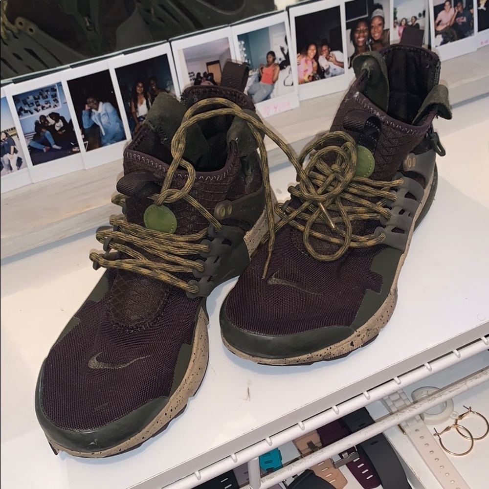 Olive green nike prestos